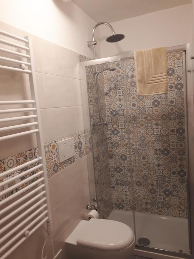 Le Camere Di Sabrina Con Bagno In Camera Sarzana Eksteriør bilde
