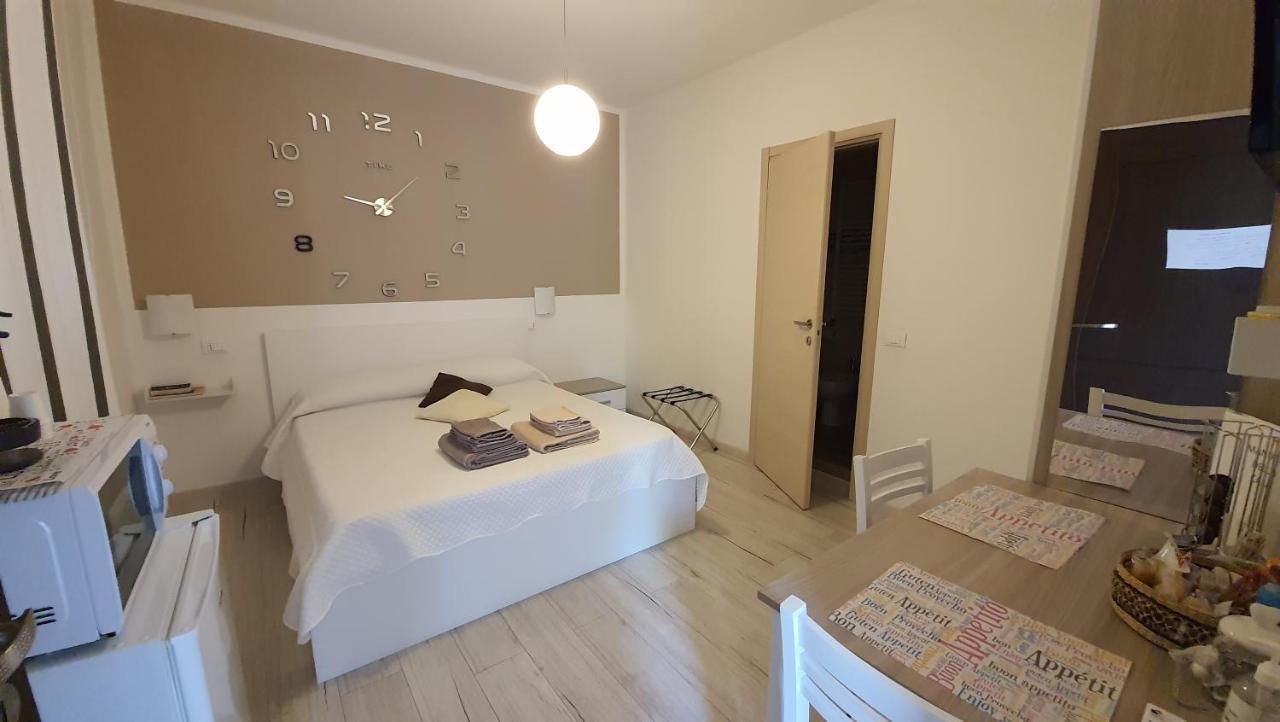Le Camere Di Sabrina Con Bagno In Camera Sarzana Eksteriør bilde
