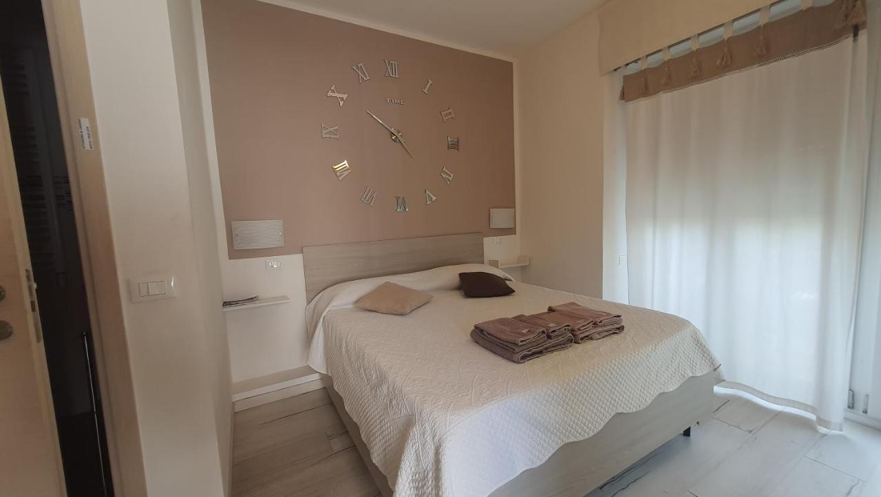 Le Camere Di Sabrina Con Bagno In Camera Sarzana Eksteriør bilde