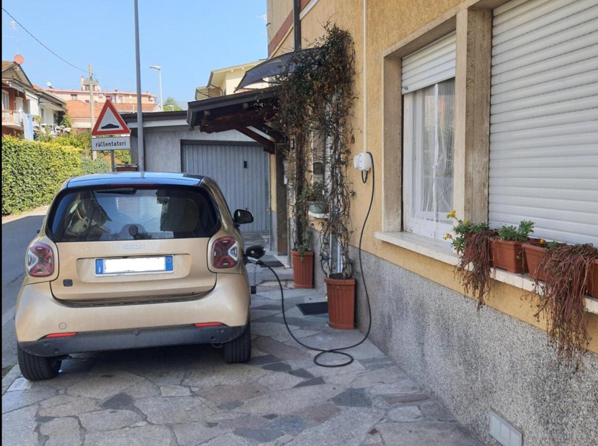 Le Camere Di Sabrina Con Bagno In Camera Sarzana Eksteriør bilde